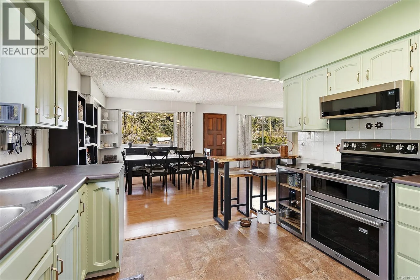3574 Cowichan Lake Rd