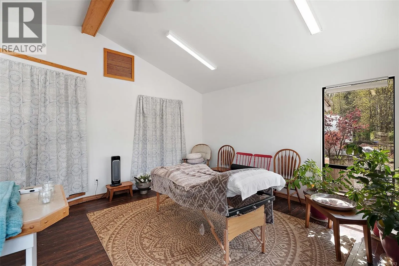 3574 Cowichan Lake Rd