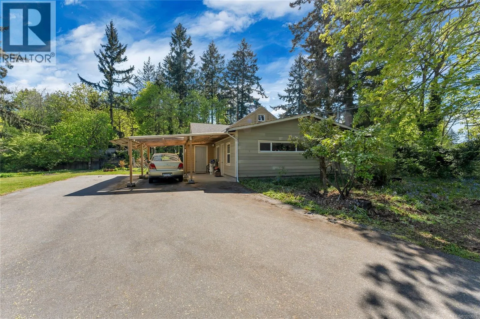 753 Sayward Rd