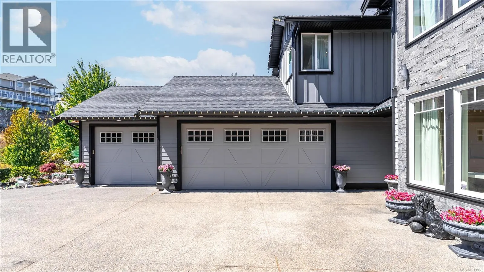 2328 Nicklaus Dr