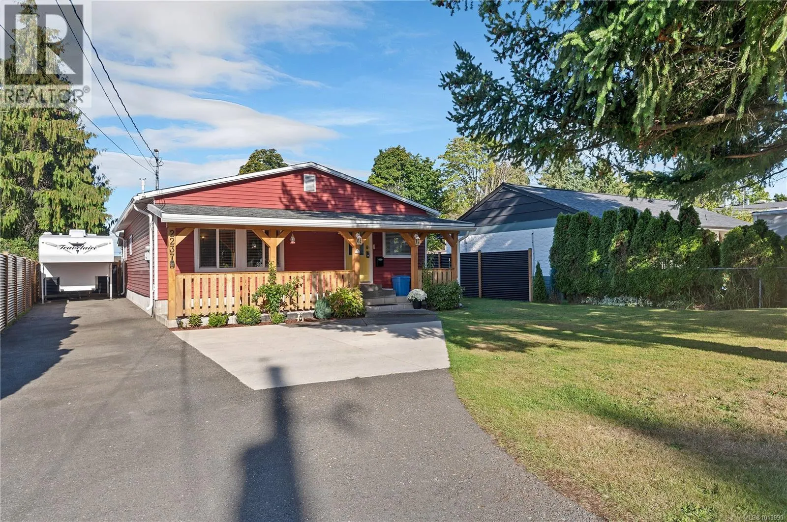 2237 Eardley Rd