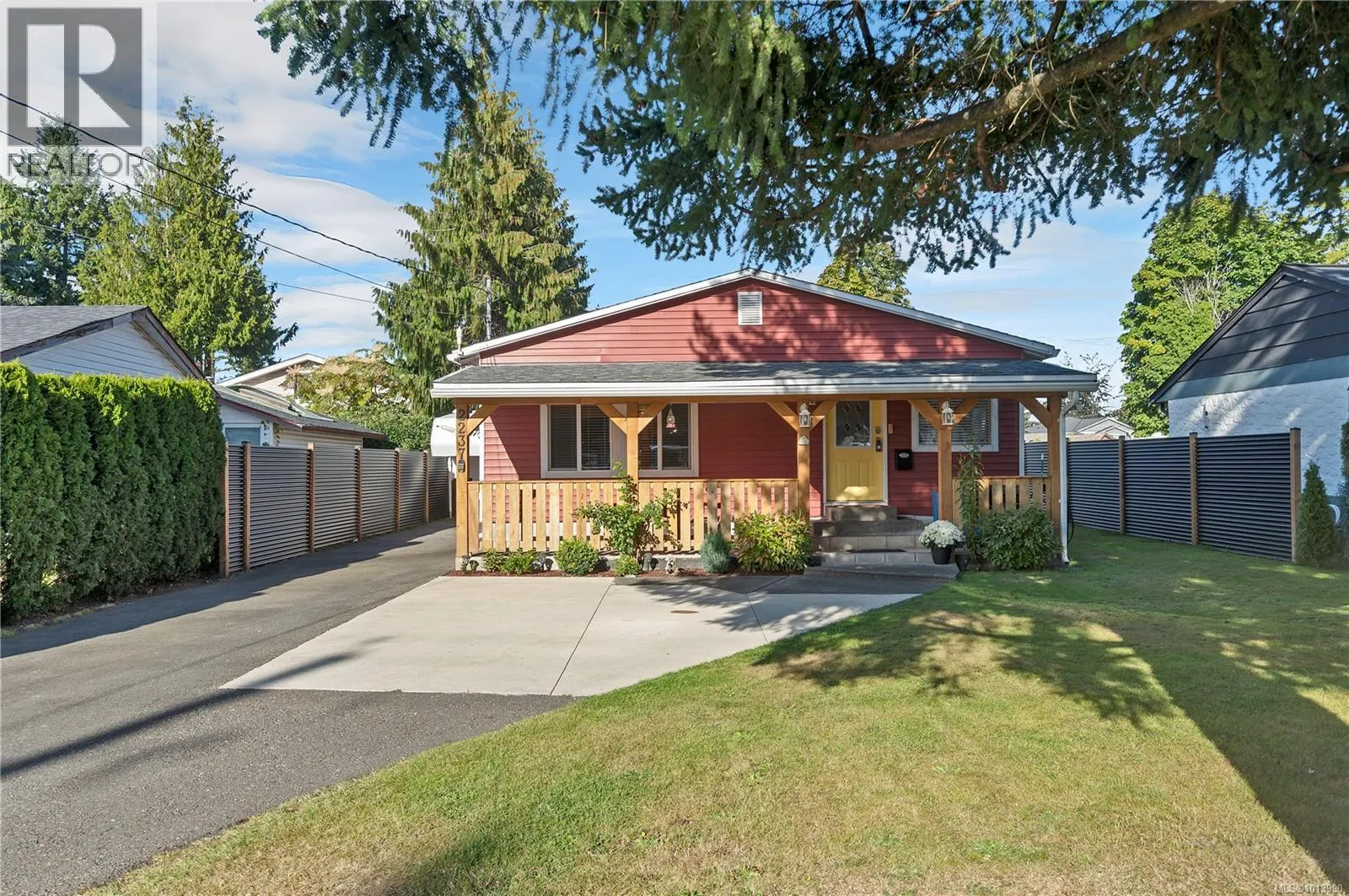 2237 Eardley Rd