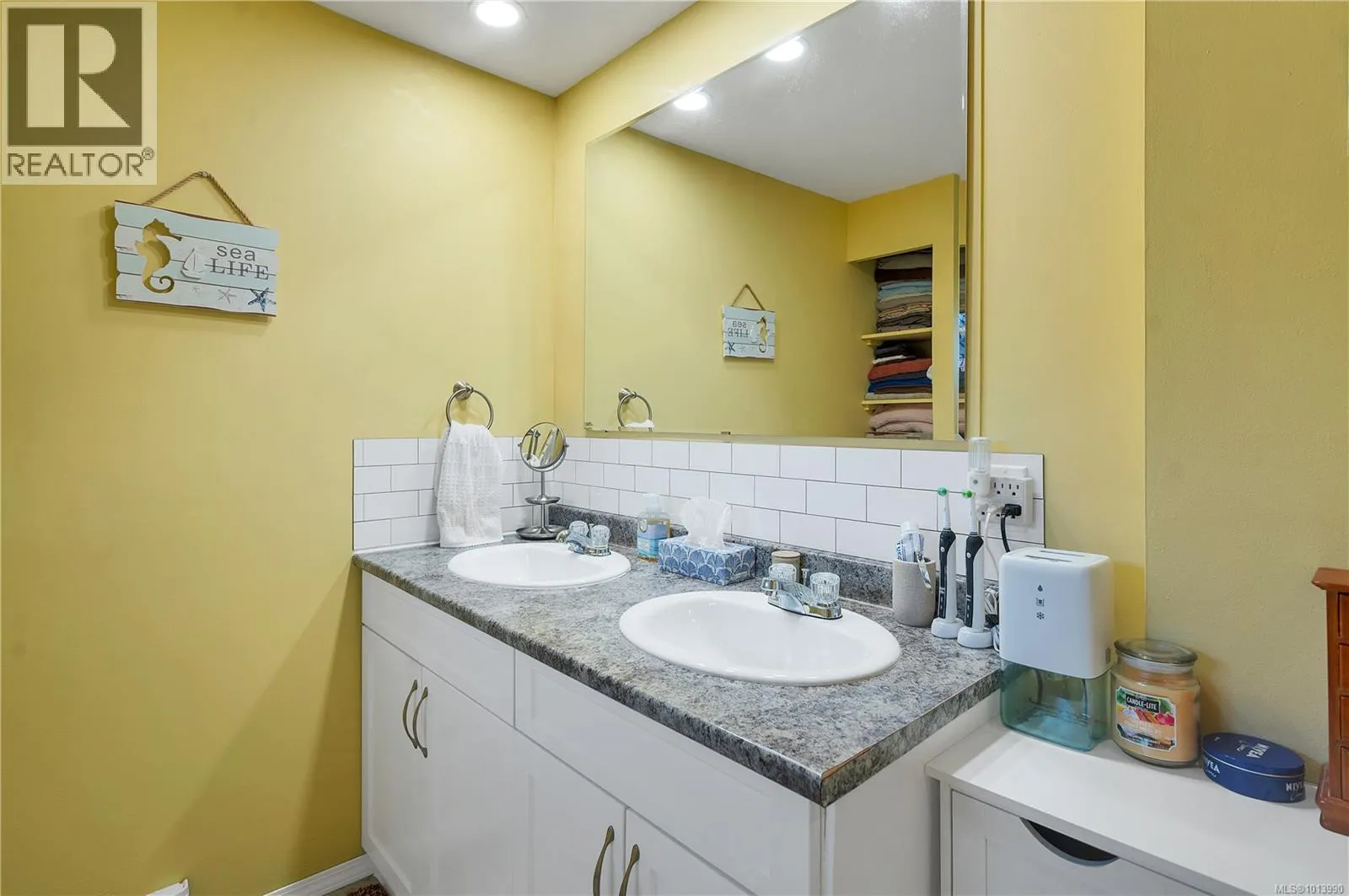 2237 Eardley Rd