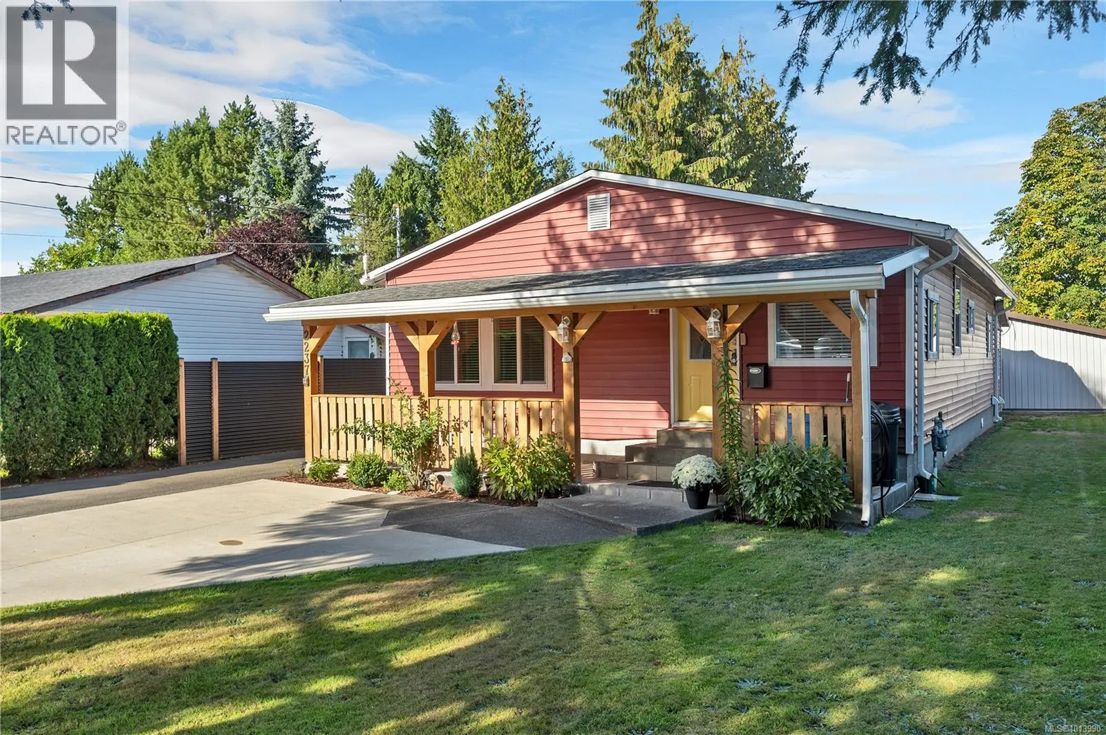 2237 Eardley Rd