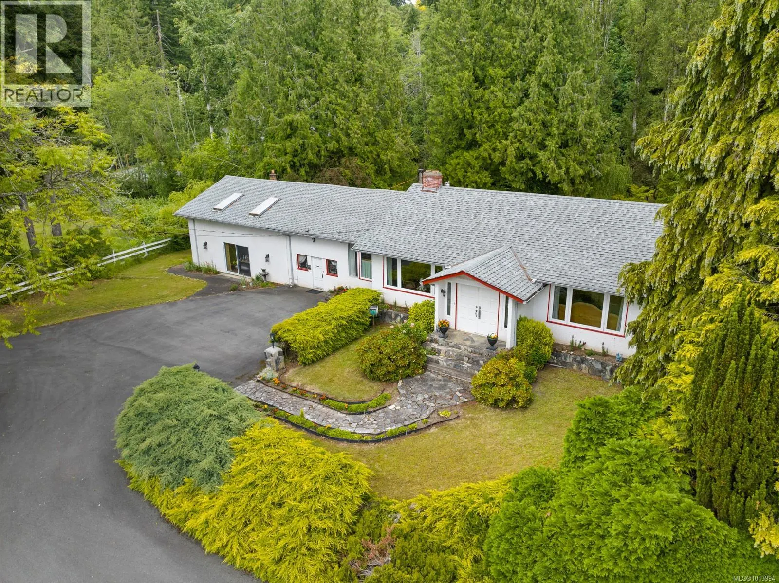 3367 Trans Canada Hwy