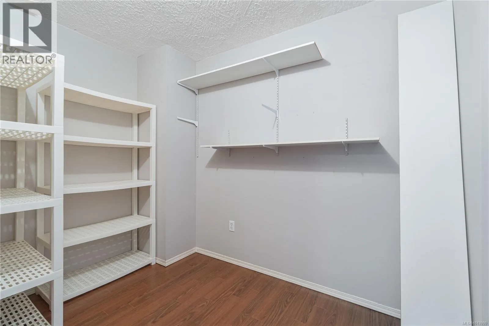 5213 Fox Pl
