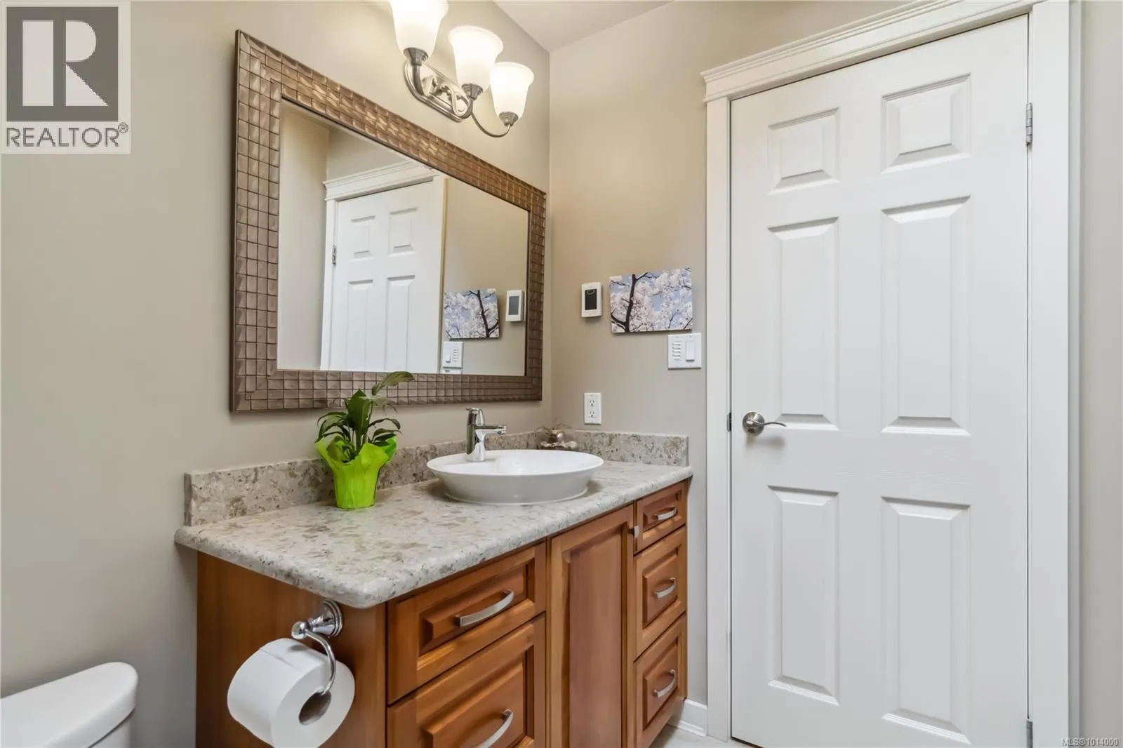 2914 Palsson Pl