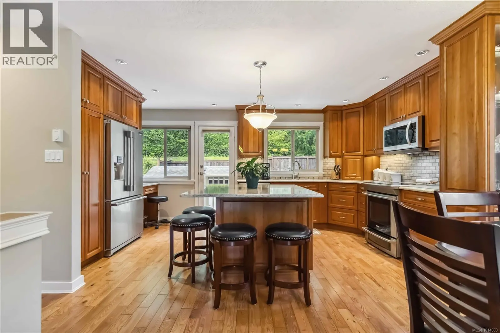 2914 Palsson Pl