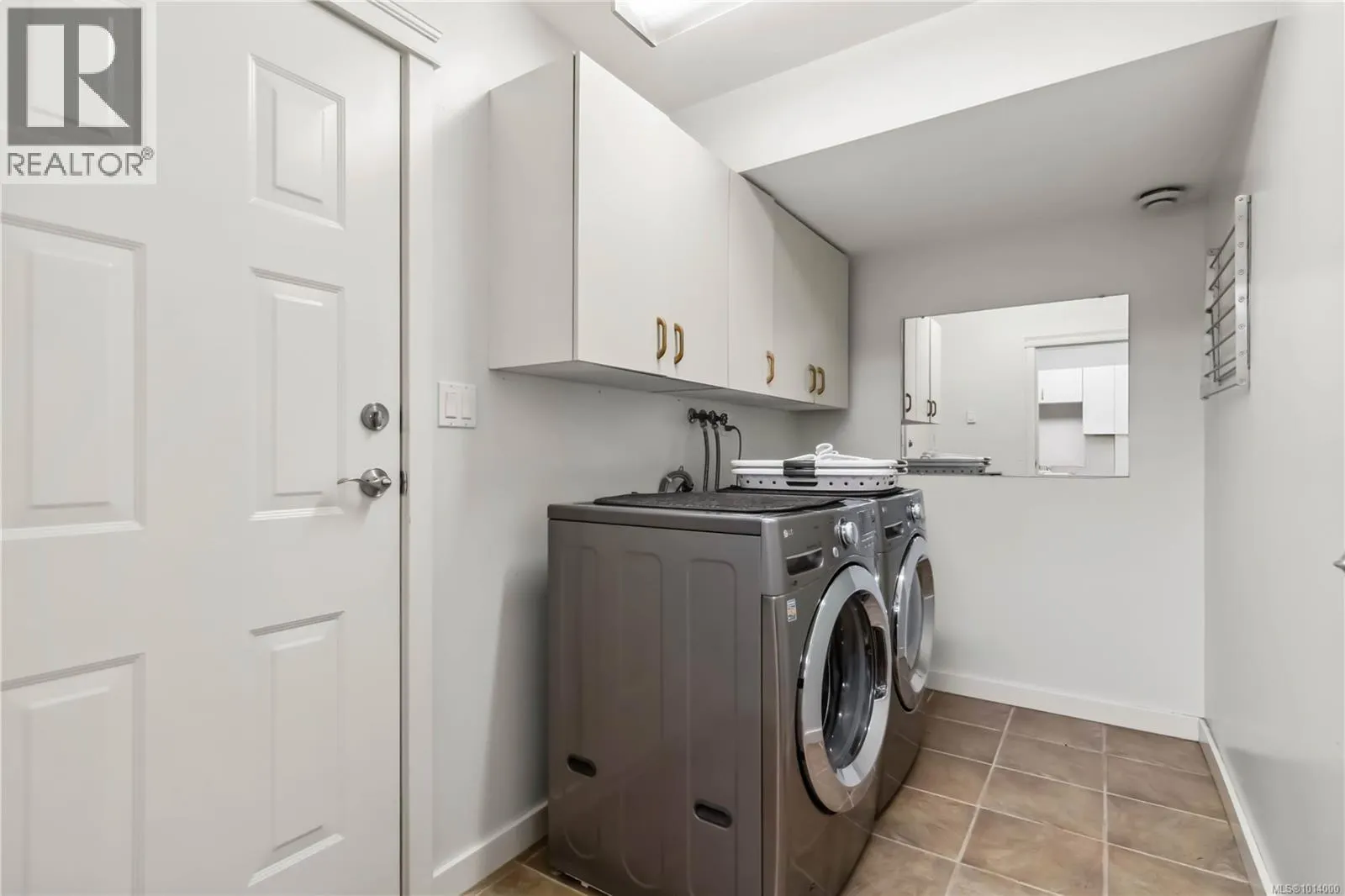 2914 Palsson Pl