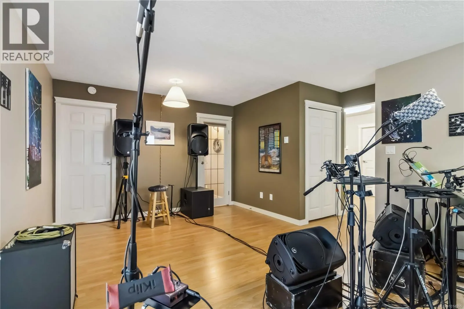 2914 Palsson Pl