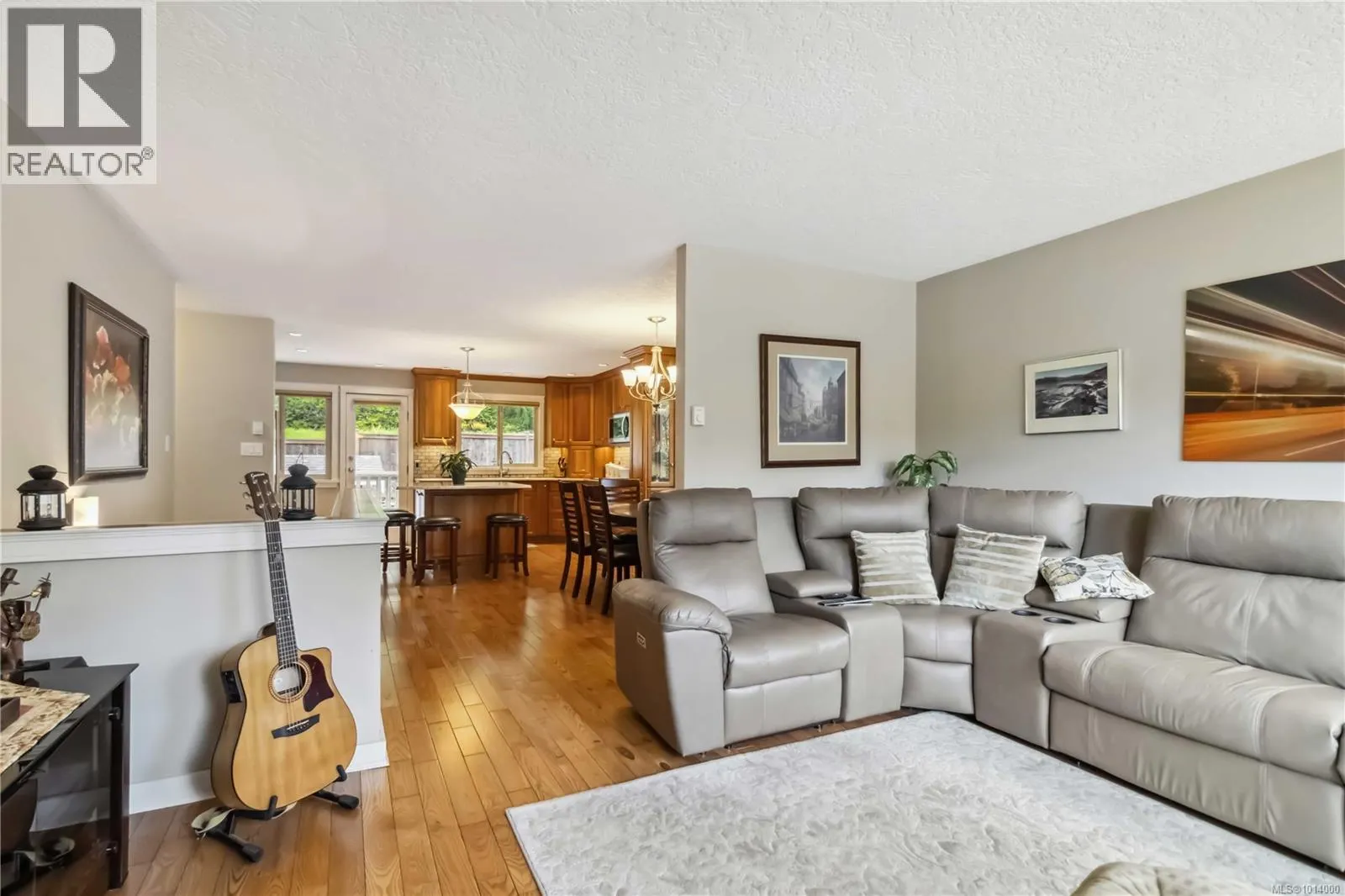 2914 Palsson Pl