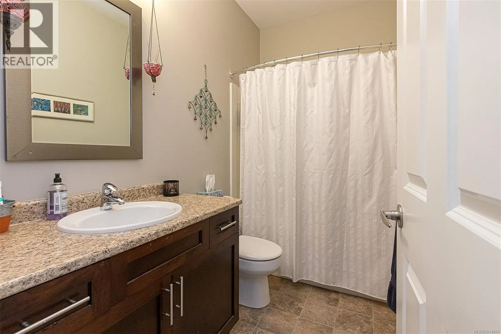 101 Dorval Pl