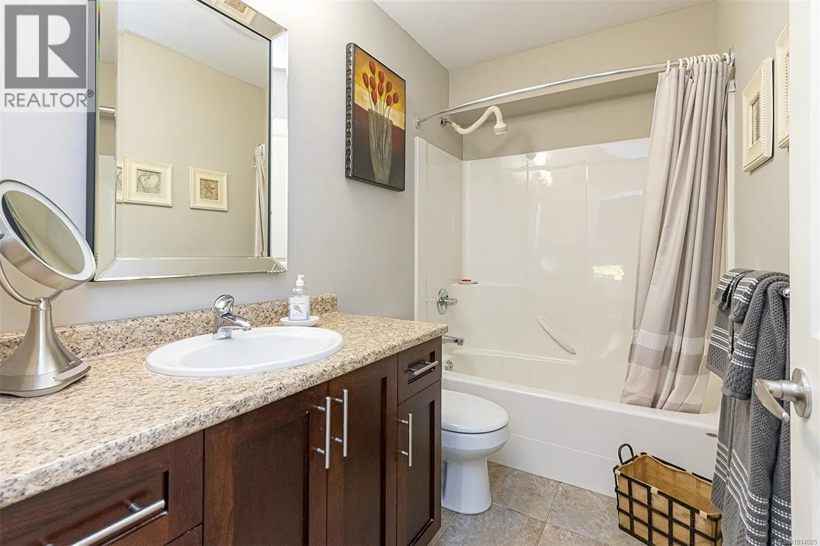 101 Dorval Pl