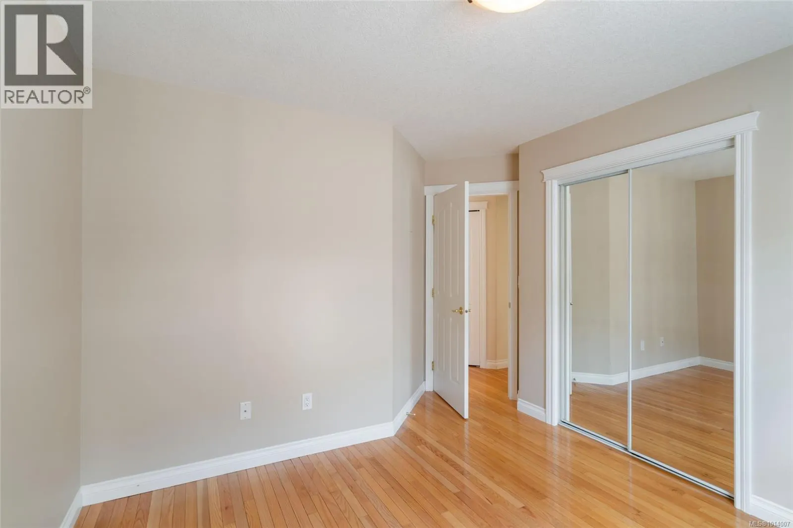 133 Hamilton Ave