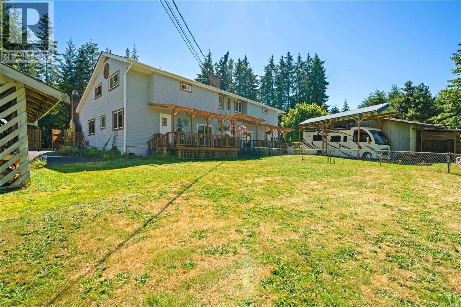 A & B 153 Bald Eagle Cres