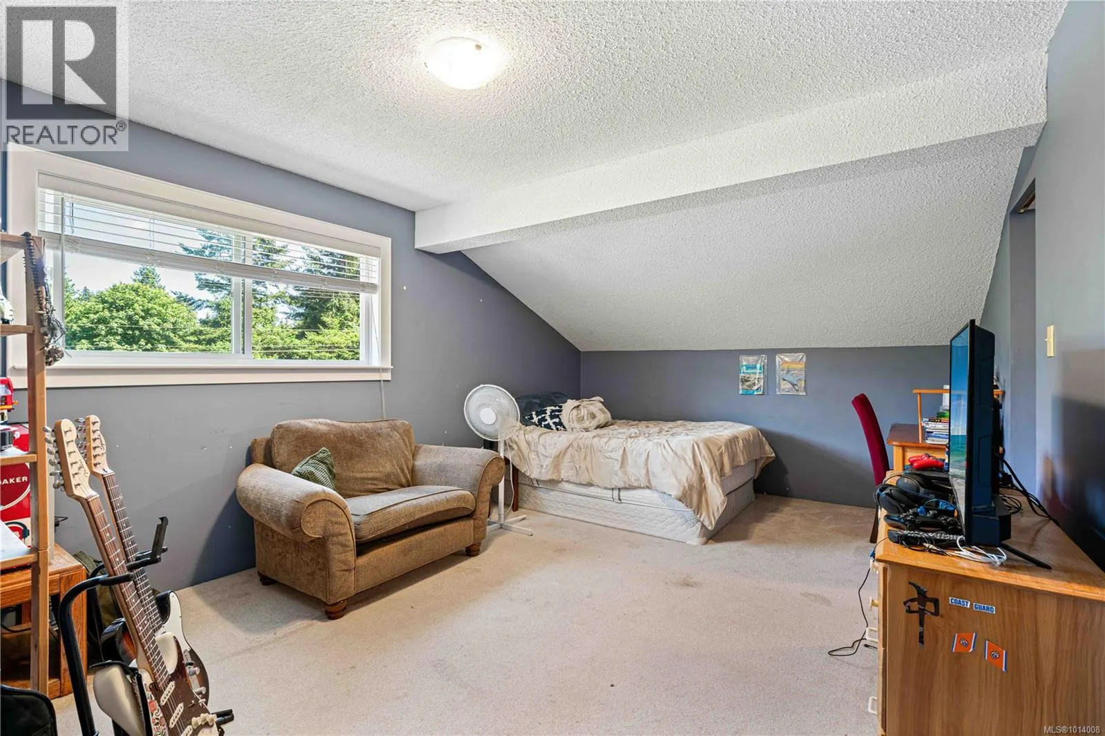 A & B 153 Bald Eagle Cres