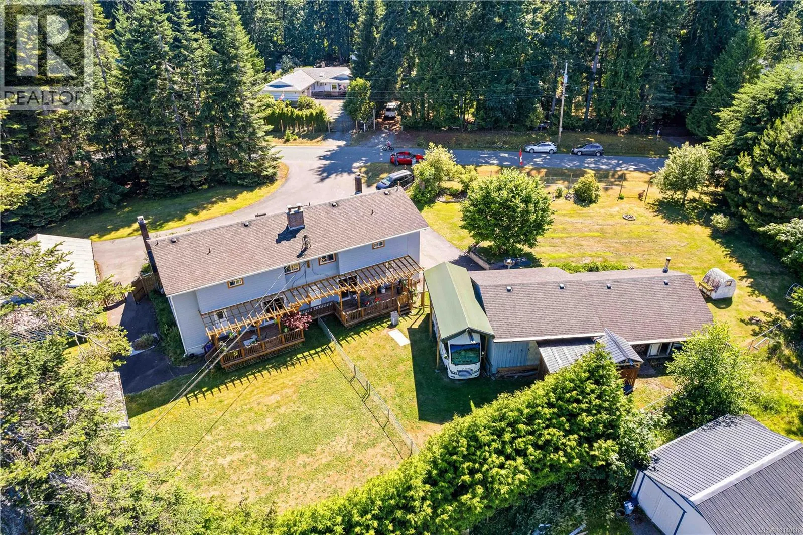 A & B 153 Bald Eagle Cres