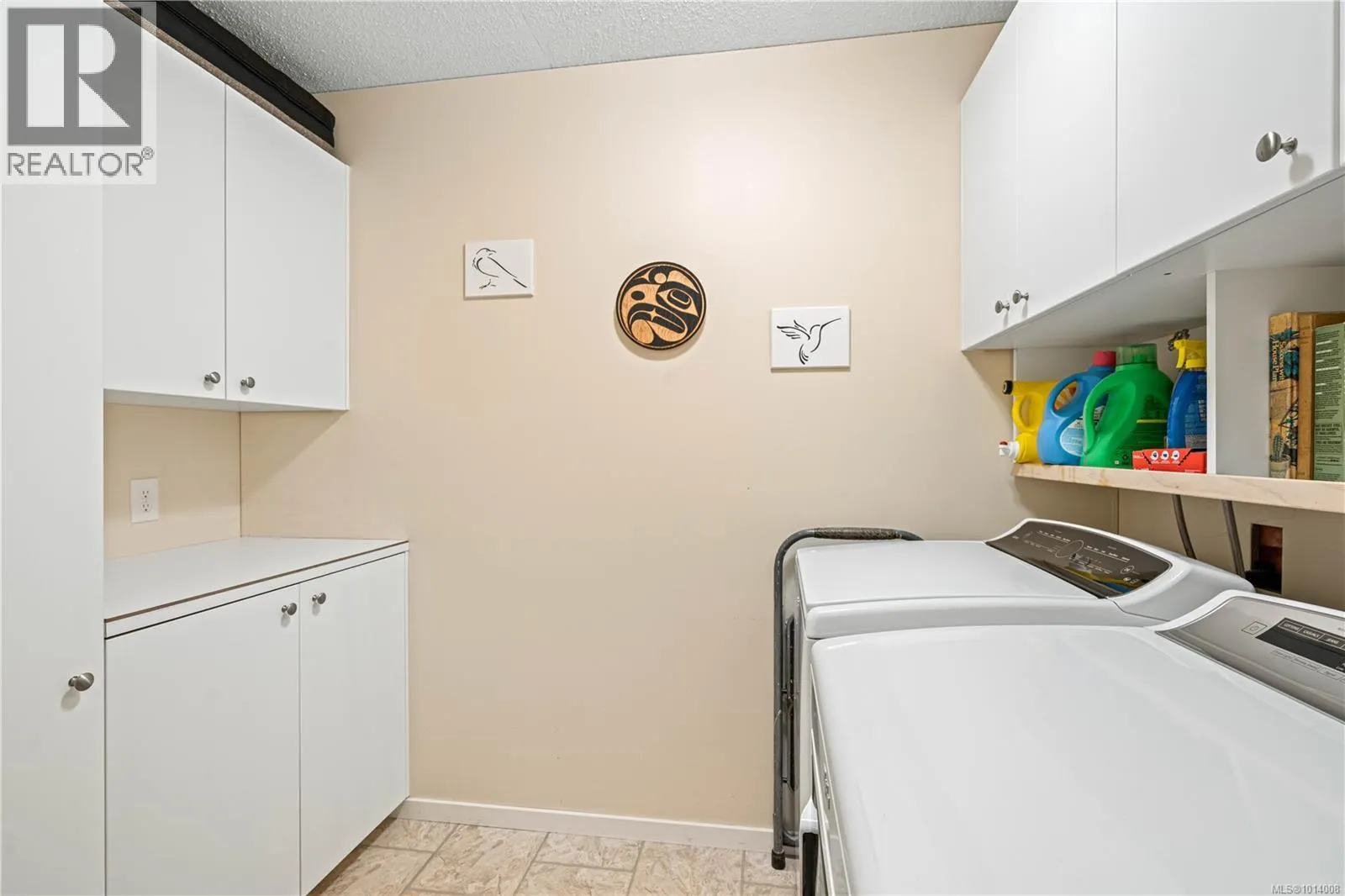 A & B 153 Bald Eagle Cres