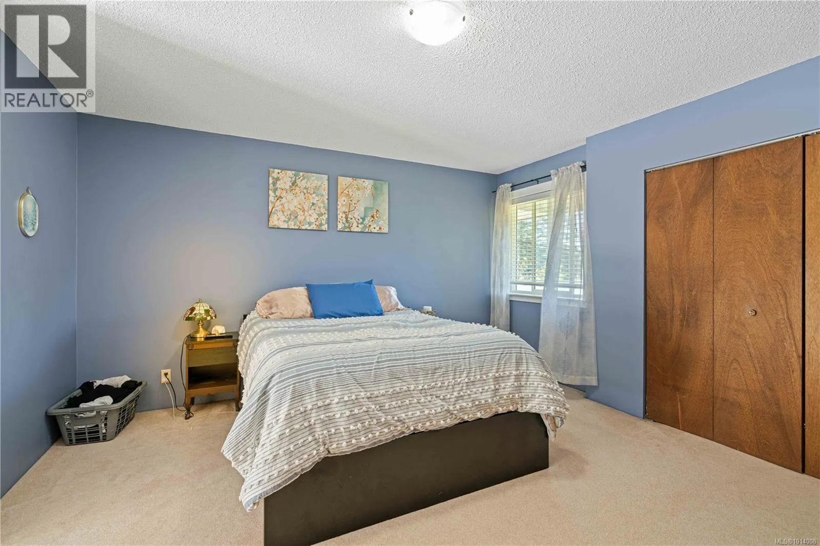 A & B 153 Bald Eagle Cres