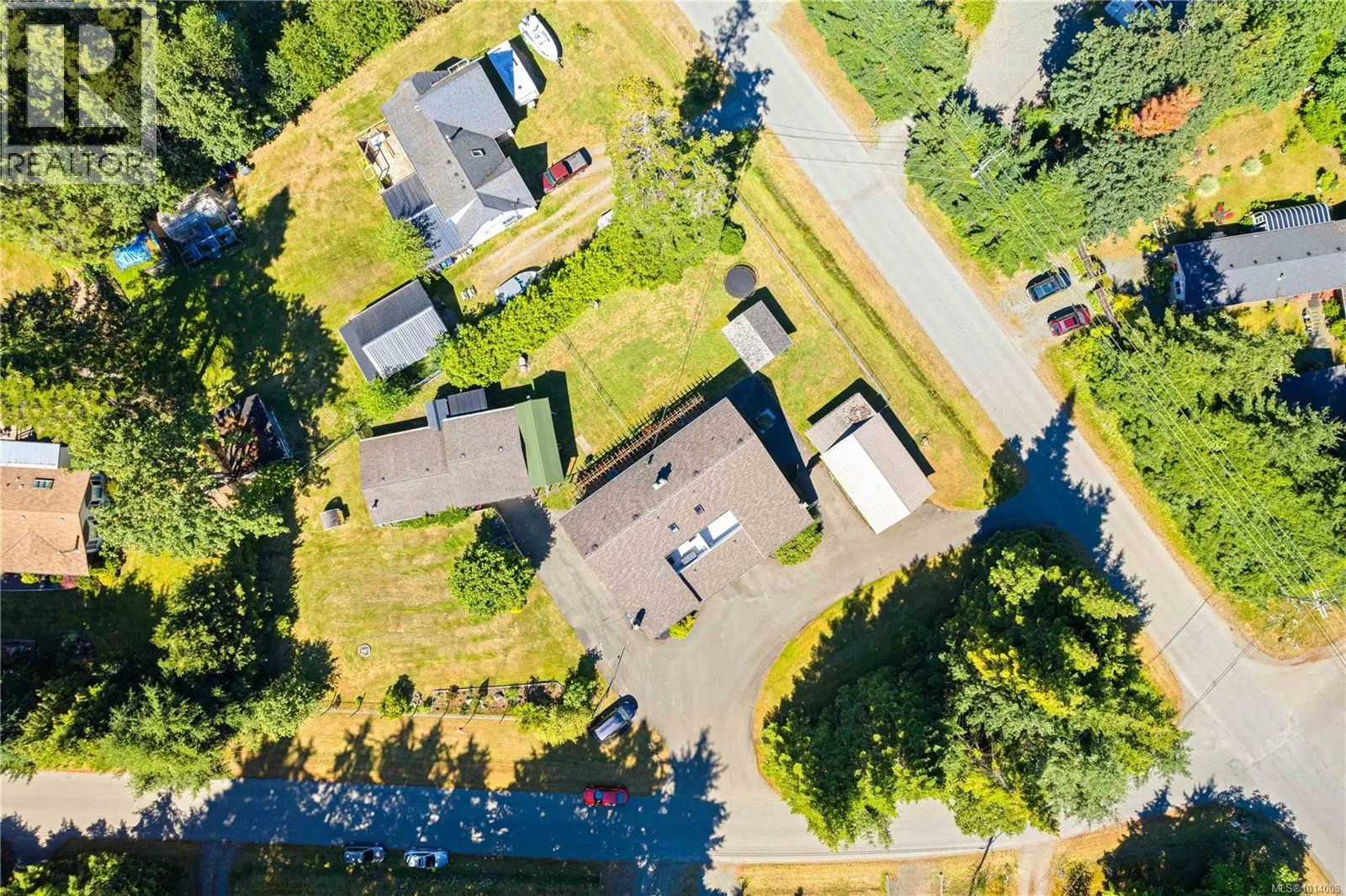 A & B 153 Bald Eagle Cres