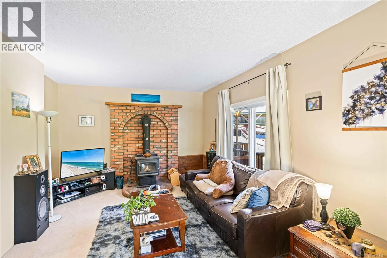 A & B 153 Bald Eagle Cres
