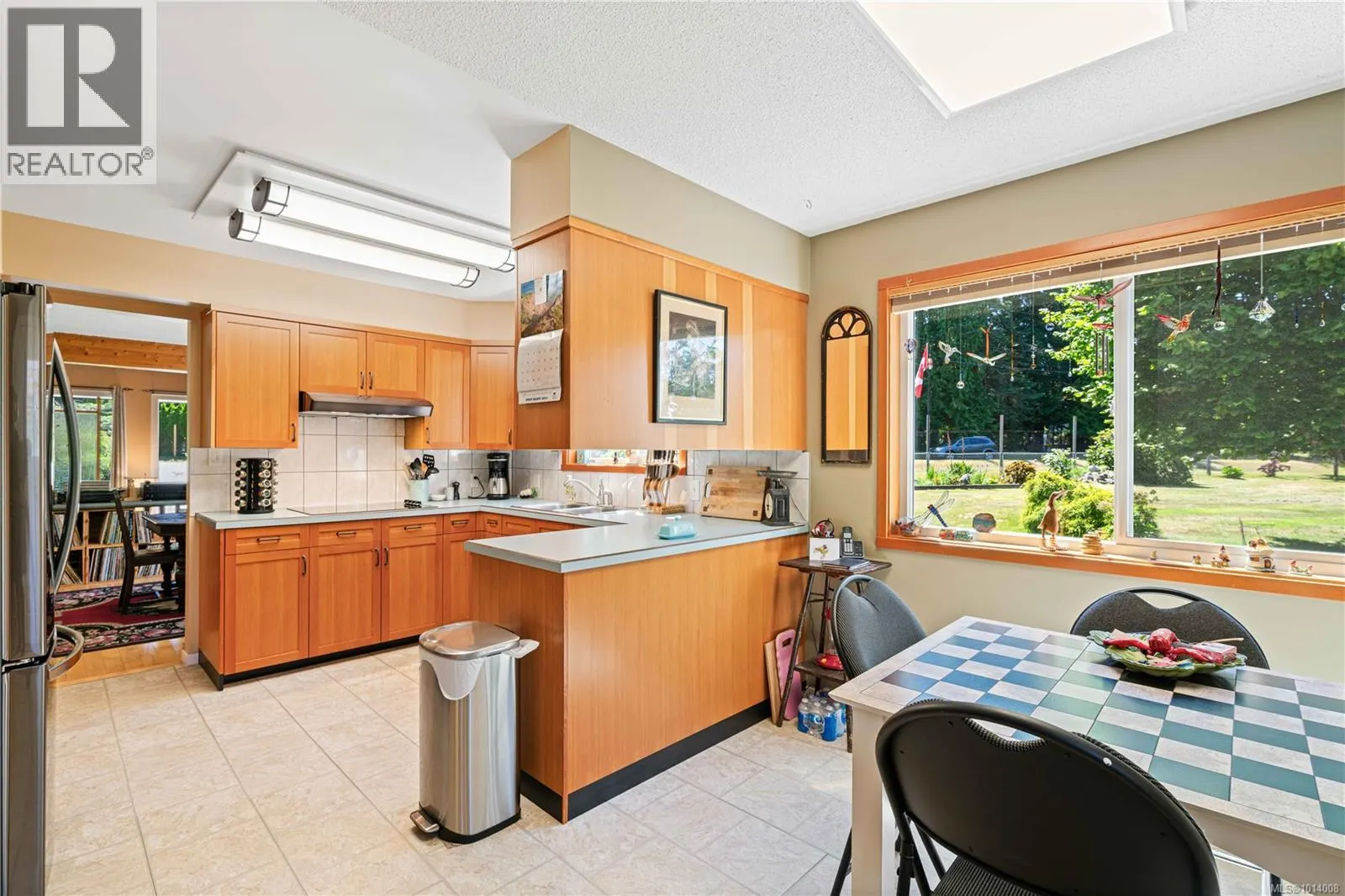 A & B 153 Bald Eagle Cres