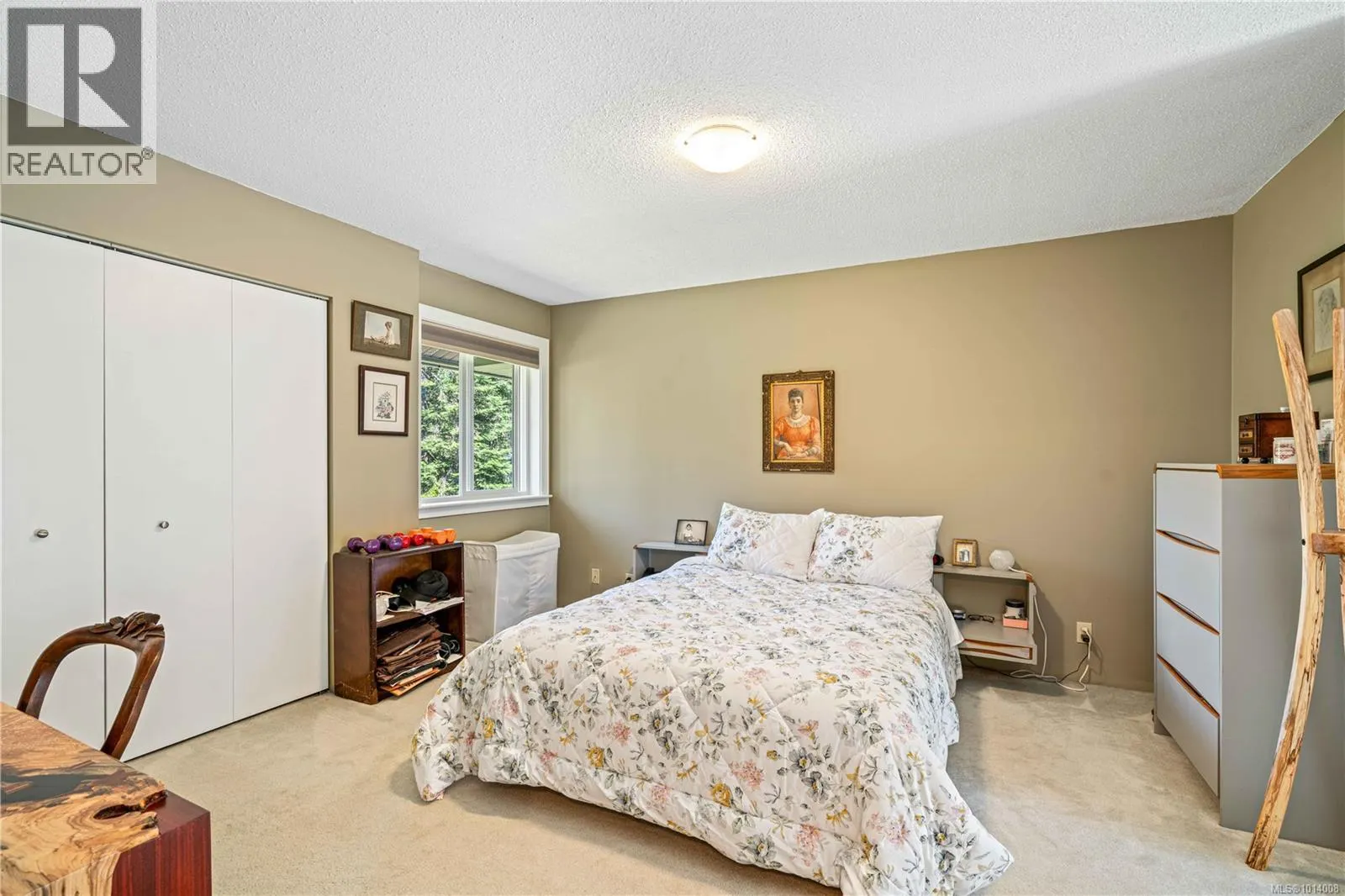 A & B 153 Bald Eagle Cres