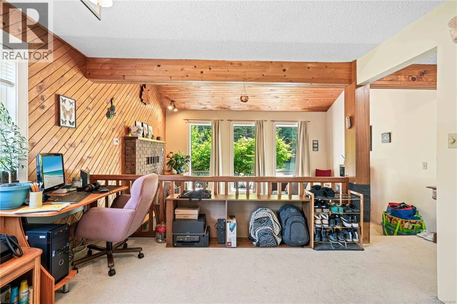 A & B 153 Bald Eagle Cres