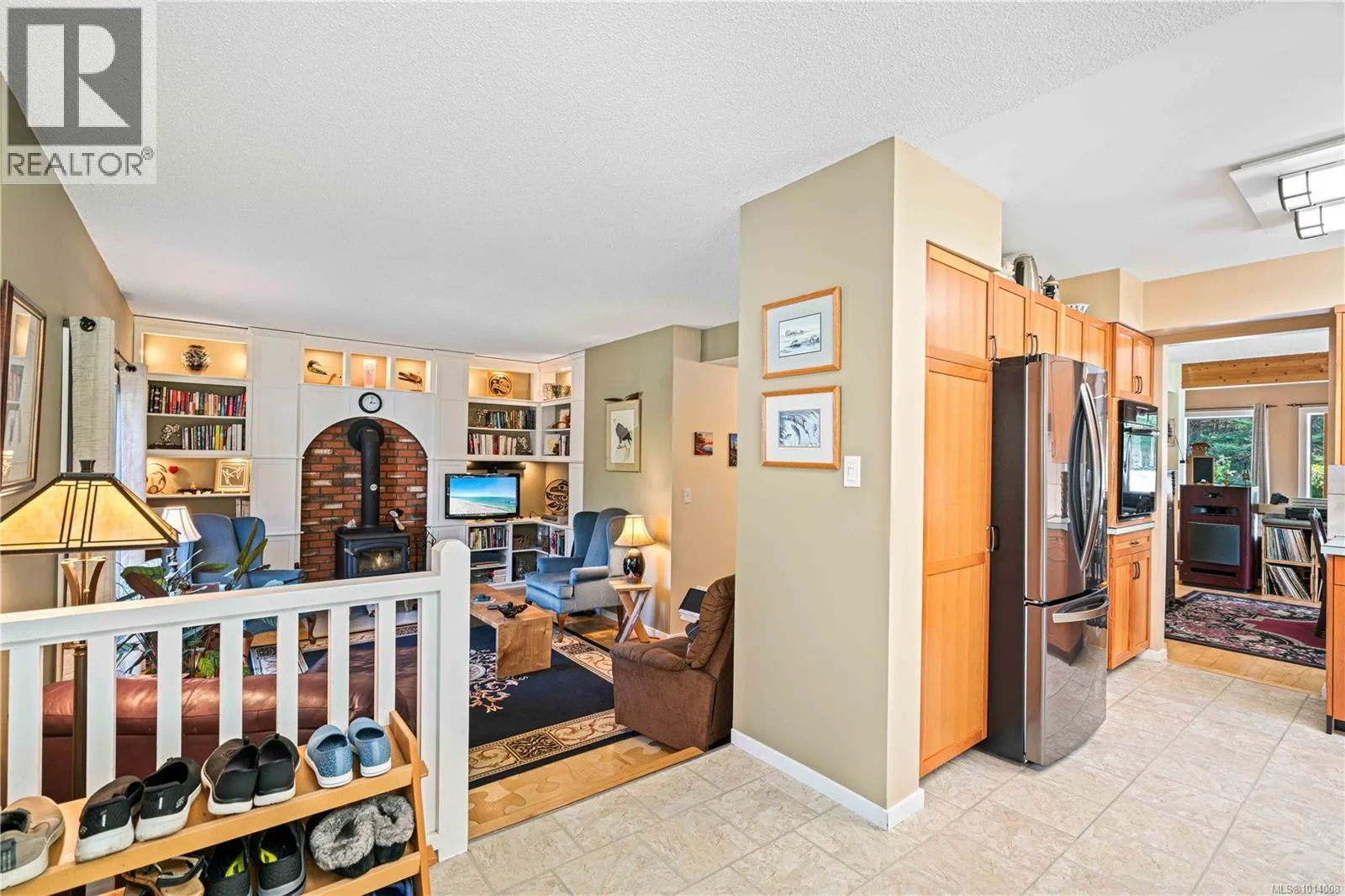 A & B 153 Bald Eagle Cres