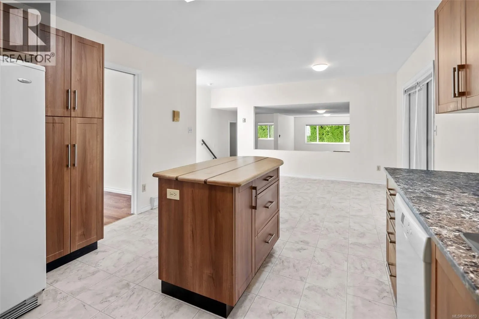 4243 Panorama Dr