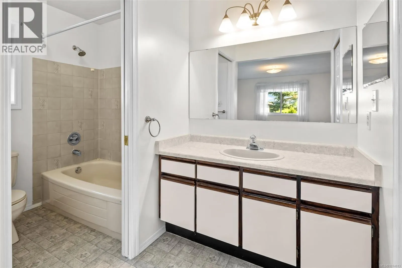 4243 Panorama Dr