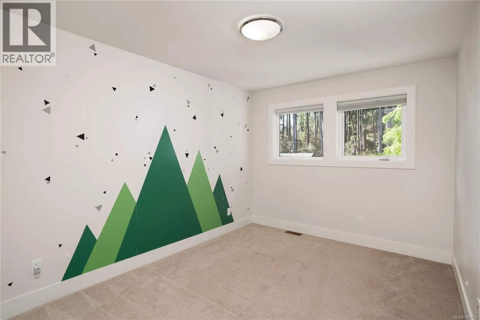 839 Ashbury Ave