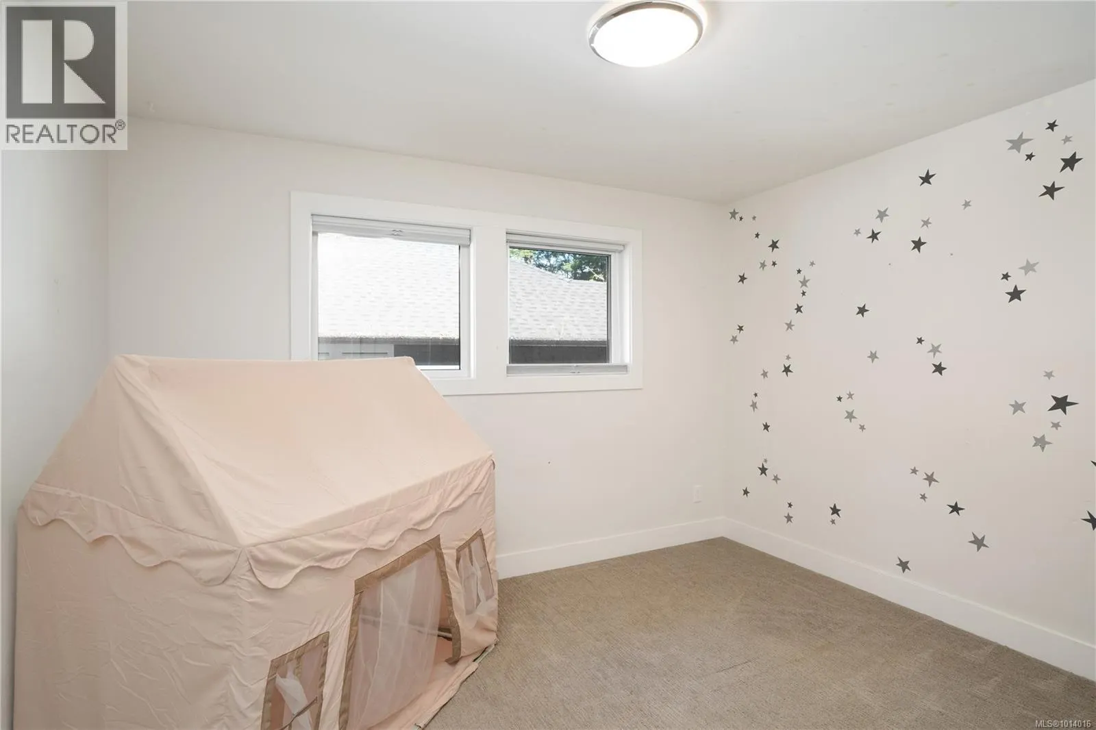 839 Ashbury Ave