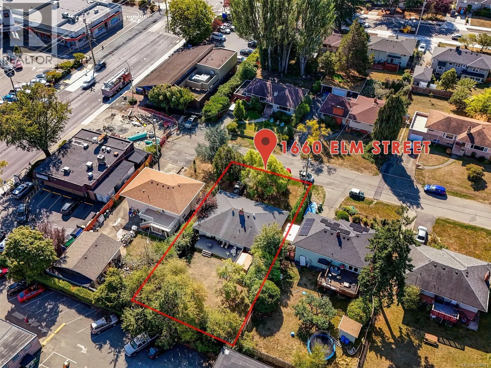 1660 Elm St