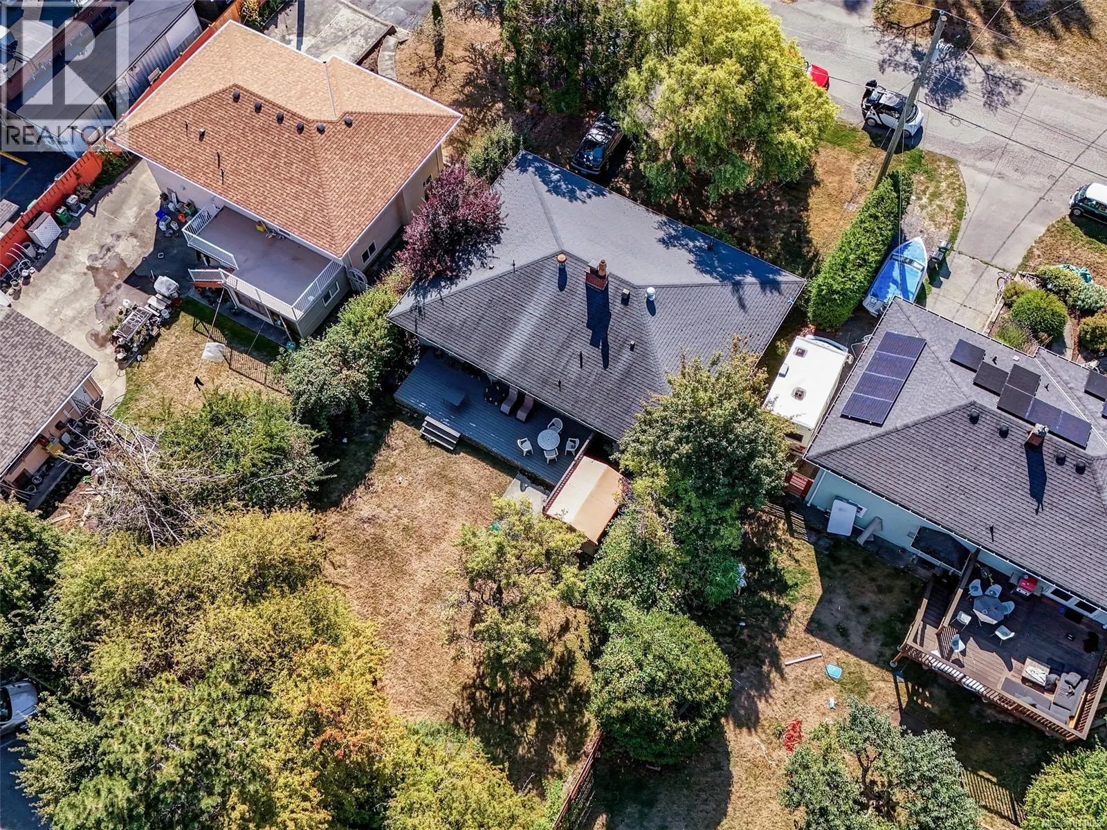 1660 Elm St