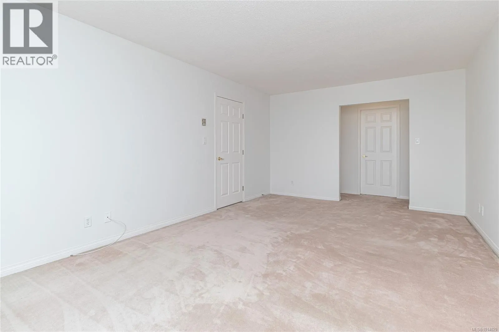 305 11 Cooperage Pl W