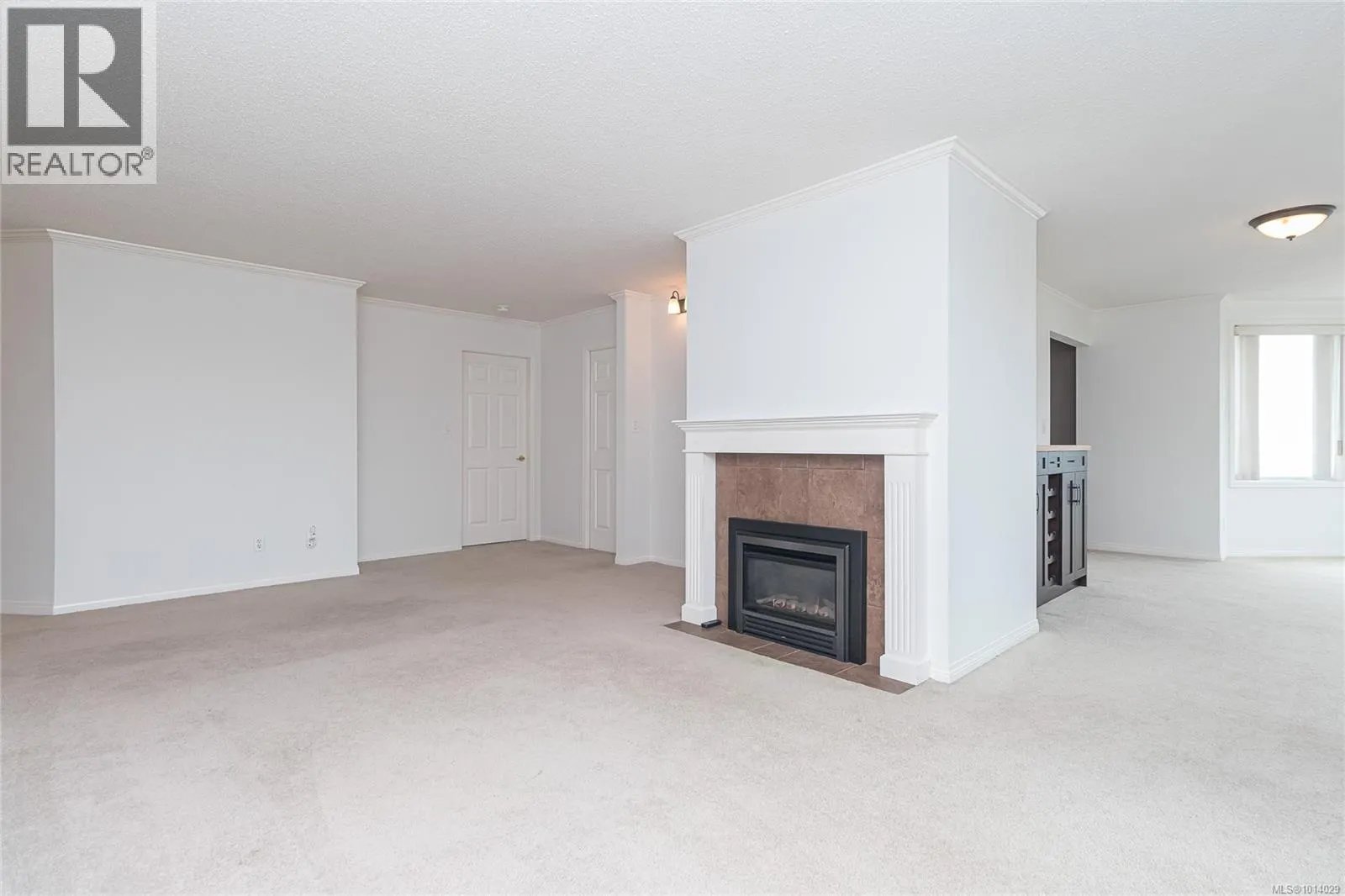 305 11 Cooperage Pl W