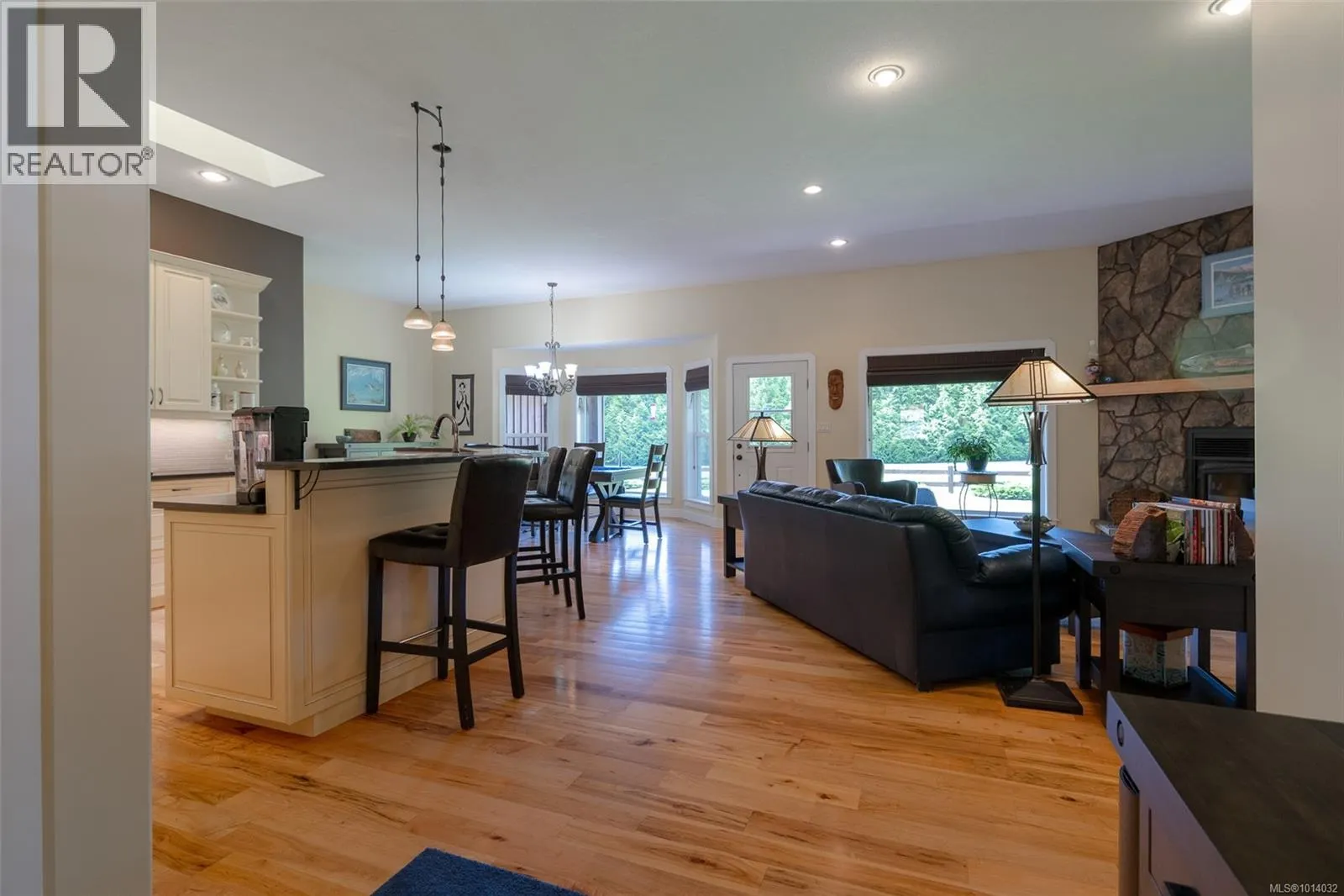 4426 Cowichan Lake Rd