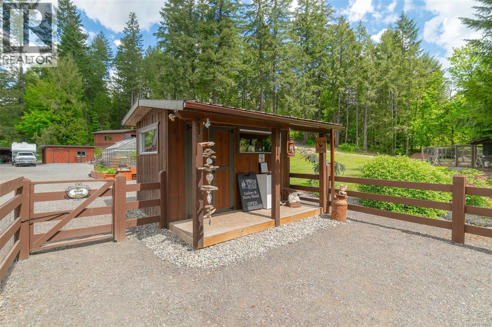 4426 Cowichan Lake Rd