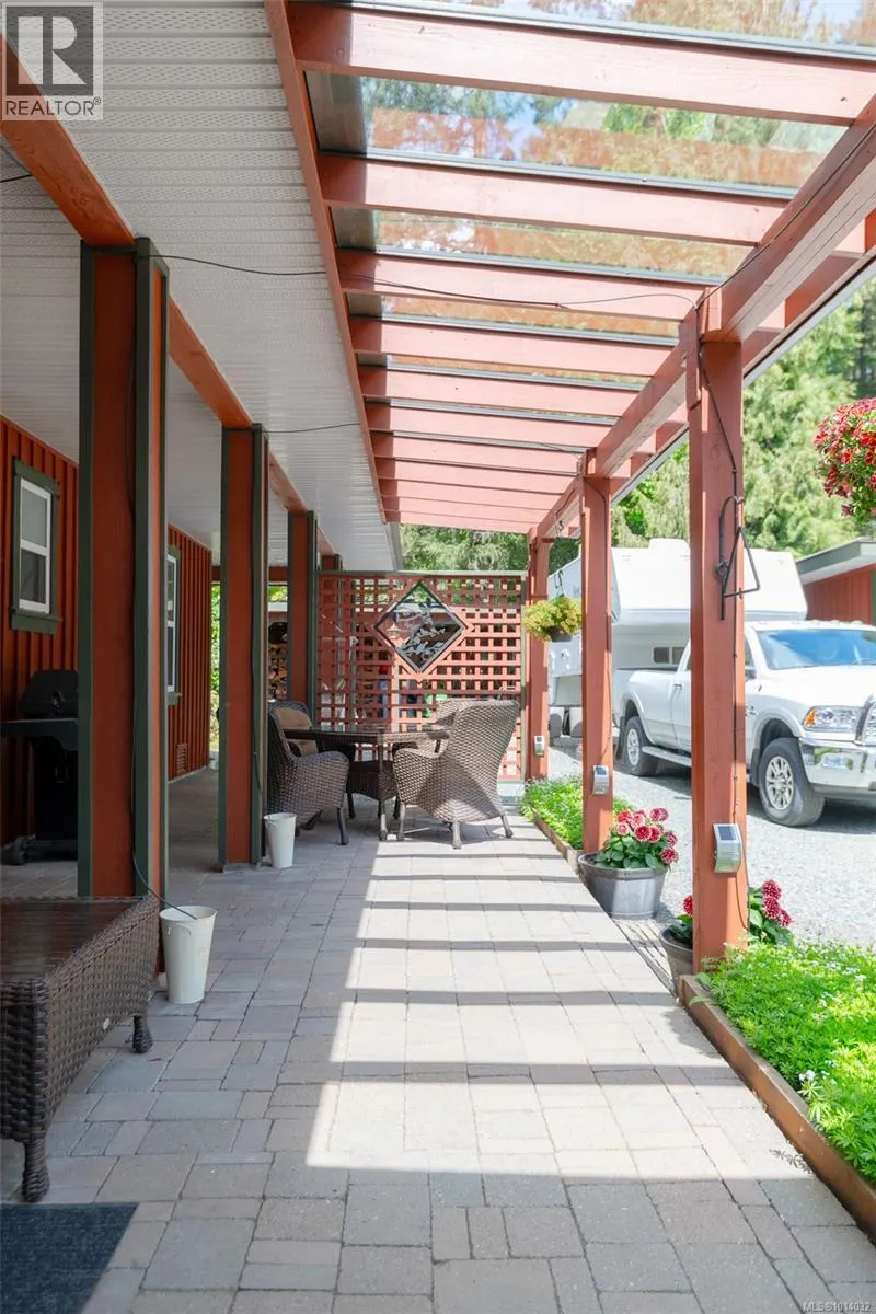 4426 Cowichan Lake Rd