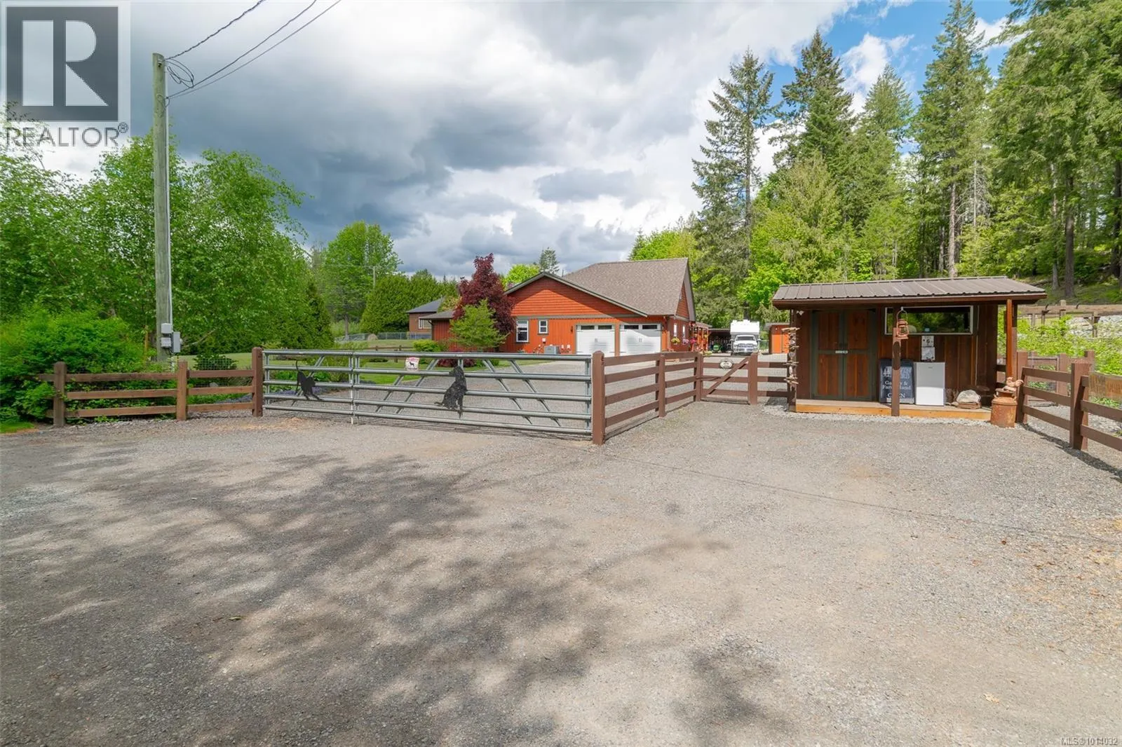 4426 Cowichan Lake Rd