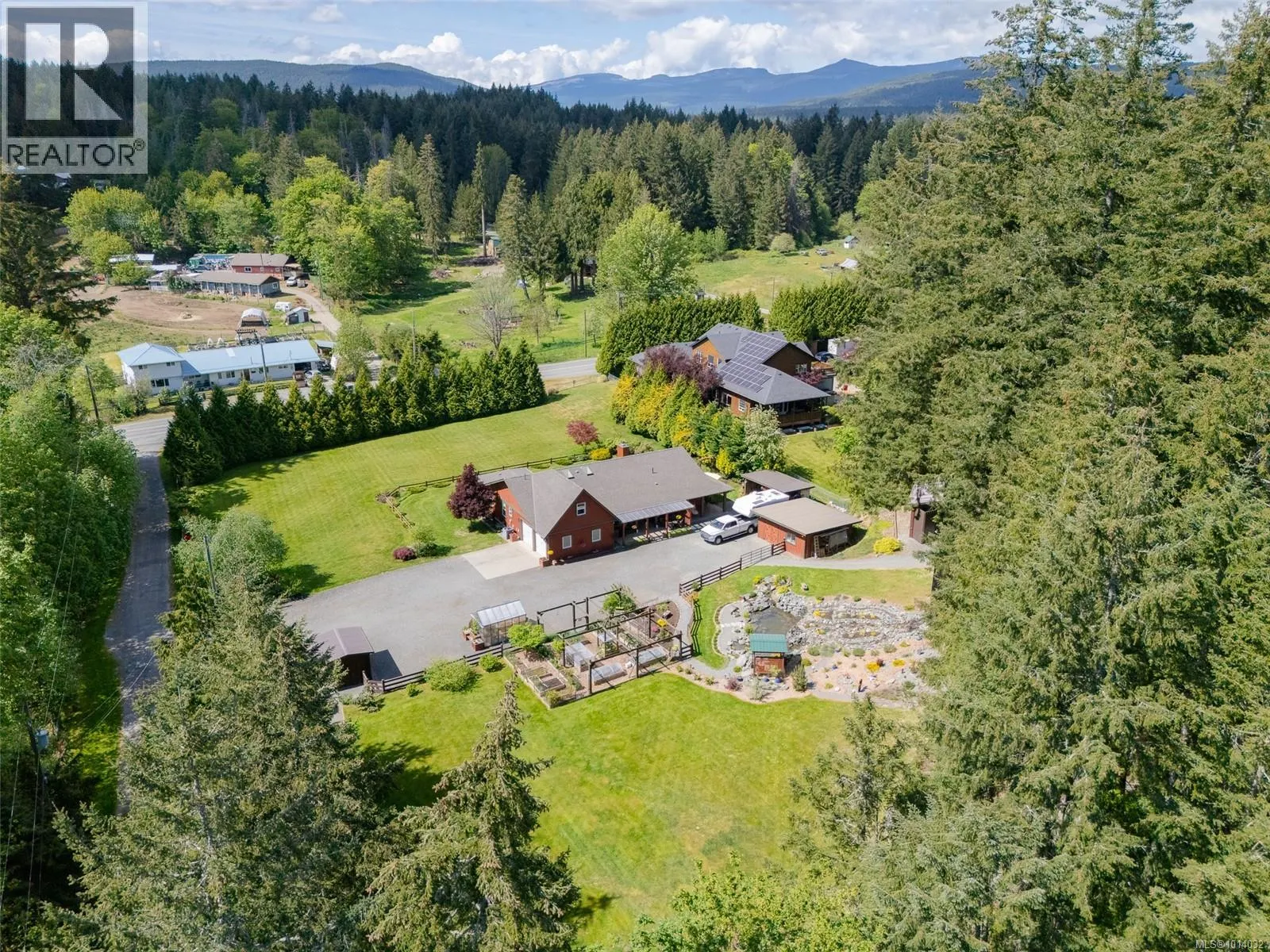 4426 Cowichan Lake Rd
