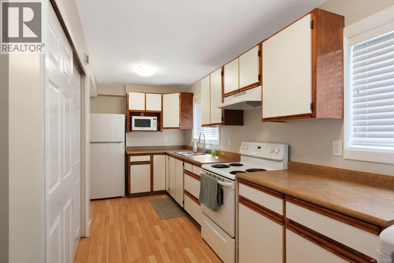 2867 Sooke Lake Rd