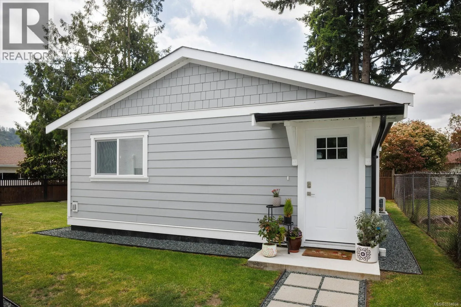 2867 Sooke Lake Rd