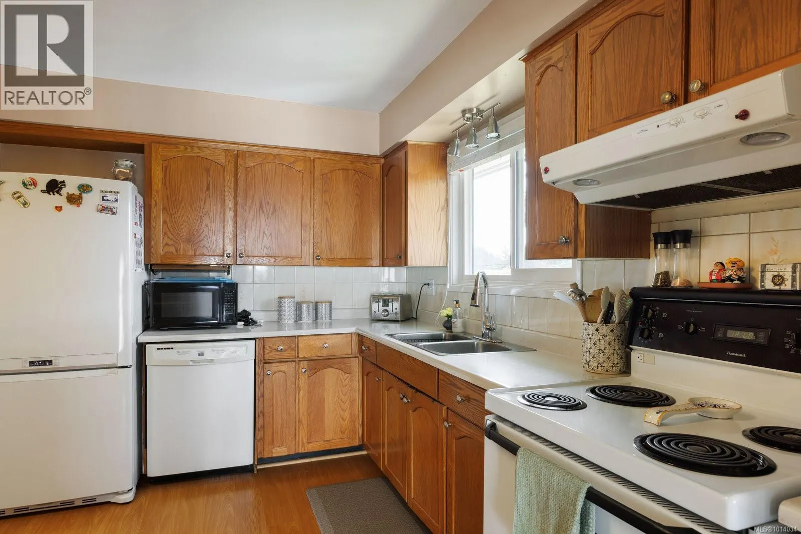 2867 Sooke Lake Rd