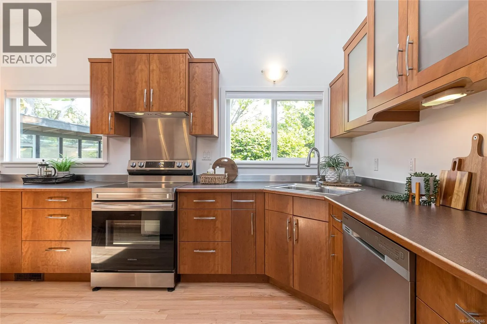 3515 Cardiff Pl