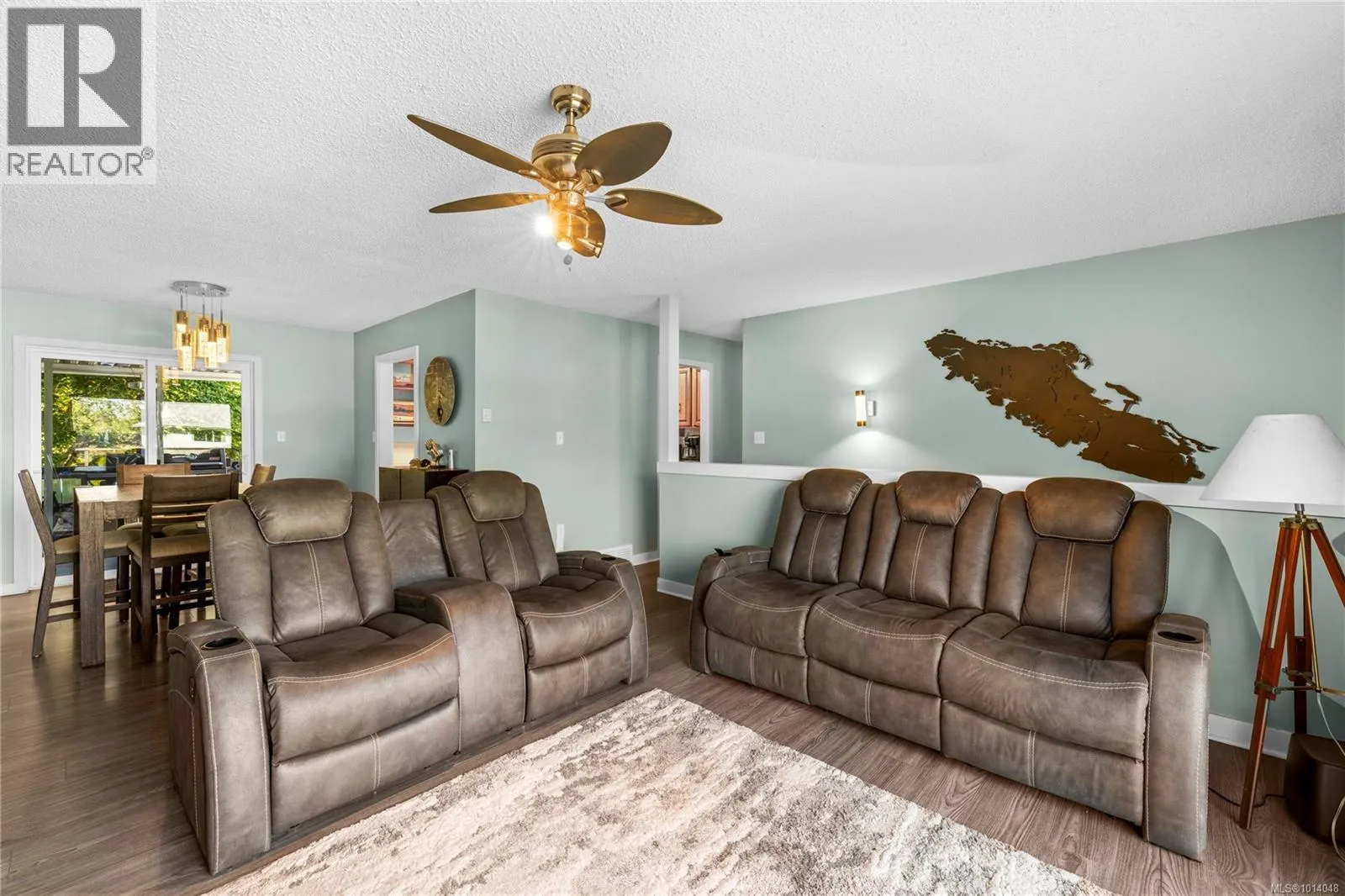 8056 Spinnaker Dr