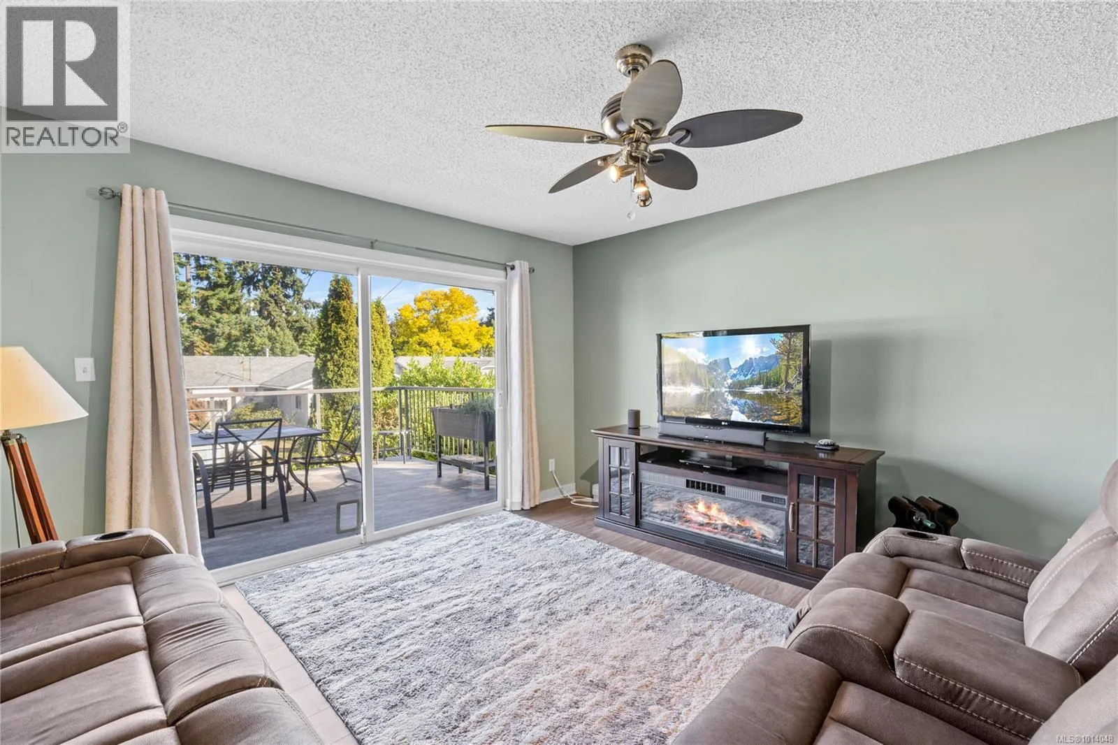 8056 Spinnaker Dr