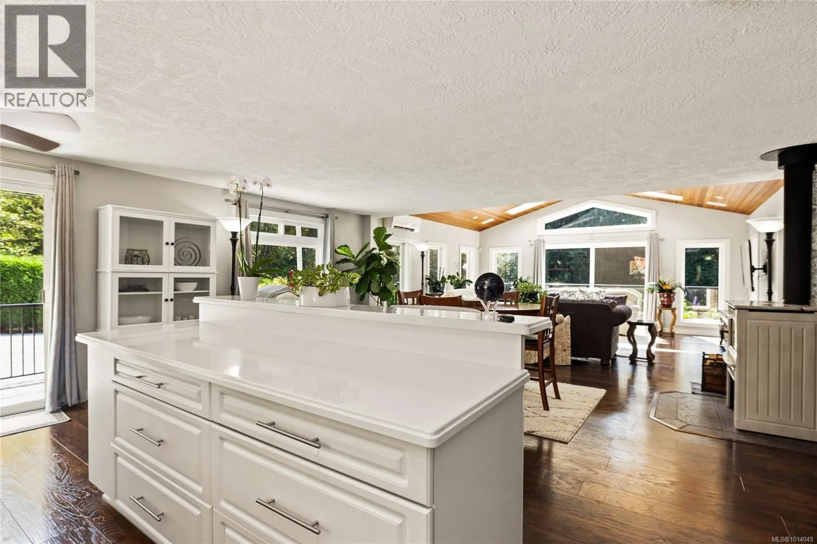 3061 Renfrew Rd