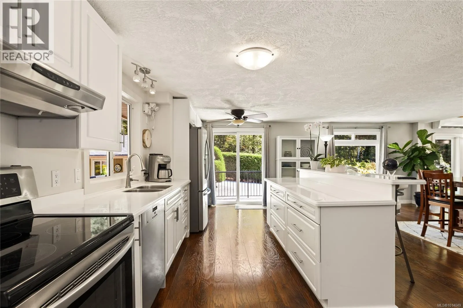 3061 Renfrew Rd